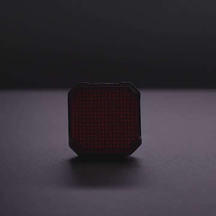 GIYO Bicycle Brake Sennsing Expression Rear Light，  Intelligent Taillight Use APP To Built Pattern